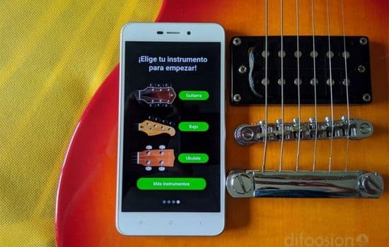 Apps para aprender a tocar la guitarra en el móvil
