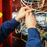 Toma un curso de electricista en línea